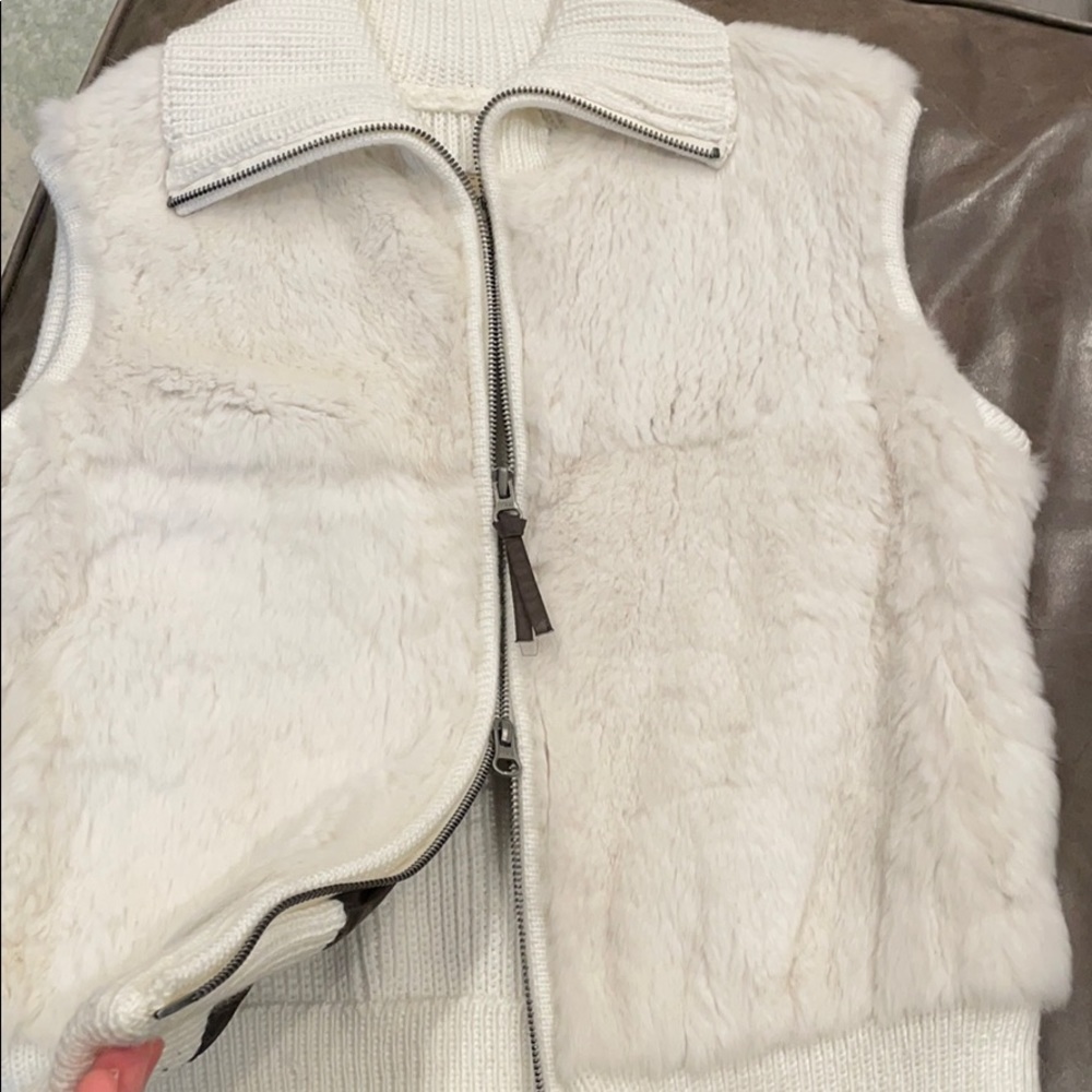 June Rabbit Fur Vest - Picture 3 of 7